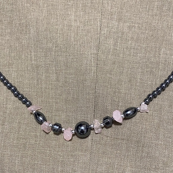 Vintage Hematite necklace with rose quartz - Picture 2 of 4